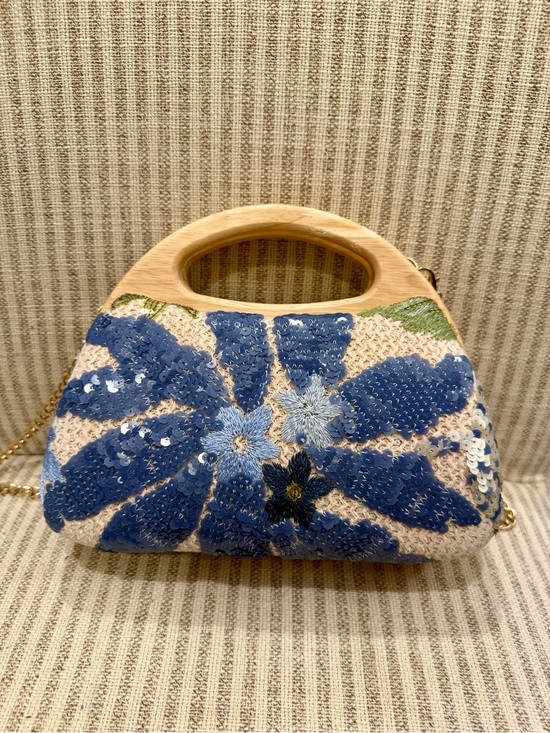 Handbags - Haute Hippie wooden handle purse sequin floral design #boho #festival #floral